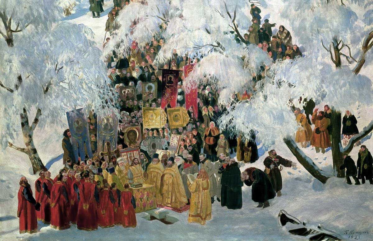 Русская традиция является купание в проруби водоема